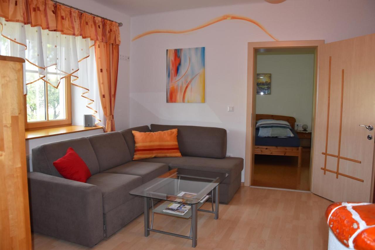 Biohof Weissensteiner Apartman Ullrichs Kültér fotó