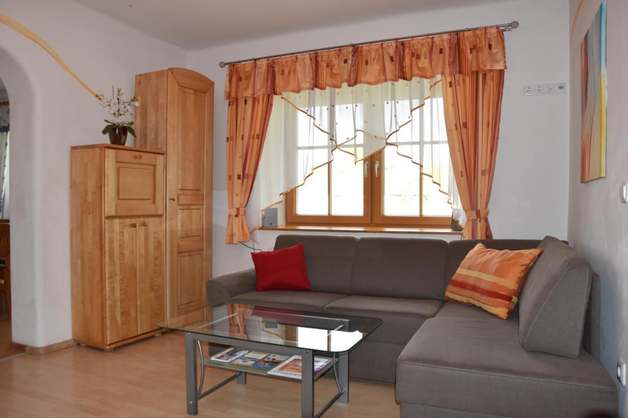 Biohof Weissensteiner Apartman Ullrichs Kültér fotó