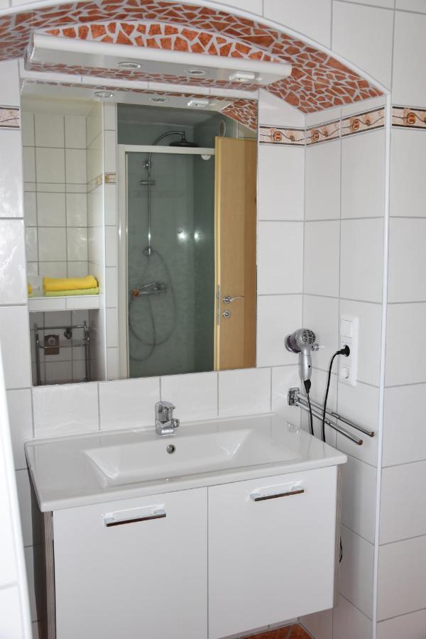 Biohof Weissensteiner Apartman Ullrichs Kültér fotó
