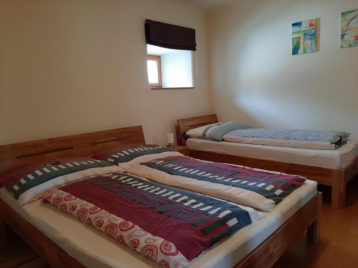 Biohof Weissensteiner Apartman Ullrichs Kültér fotó